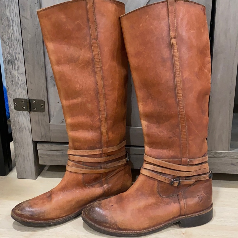 FRYE- Naturally dressed boots. Hardly used- in GREAT condition